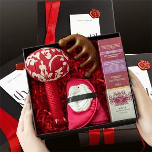 customer gift set (massage hammer, comb, hand cream)